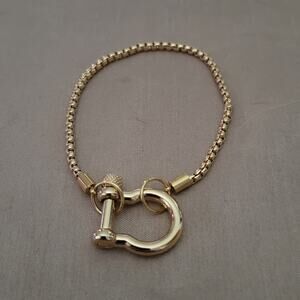 Gold stainless steel shackle clasp bracelet